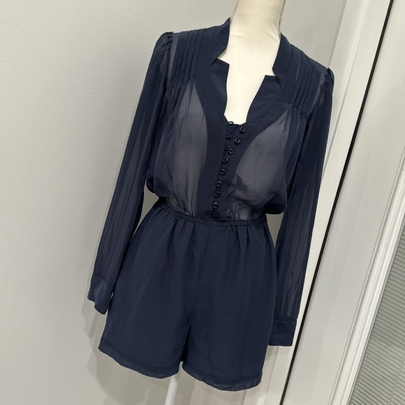 NWT 🏷️ BCBGeneration Women's Long Sleeve Blouse Romper size S - Picture 2 of 12